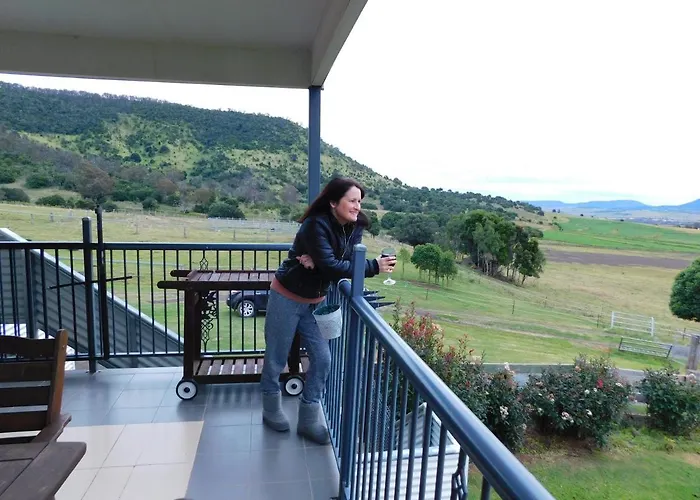 Hillview, A Quiet Country Escape With Views.